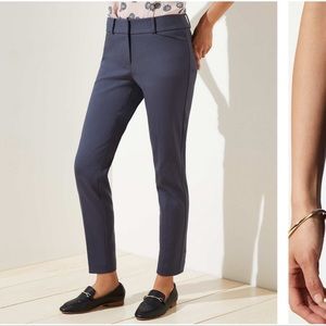 Ann Taylor LOFT skinny pants. Great stretch and very flattering. Size 6.
